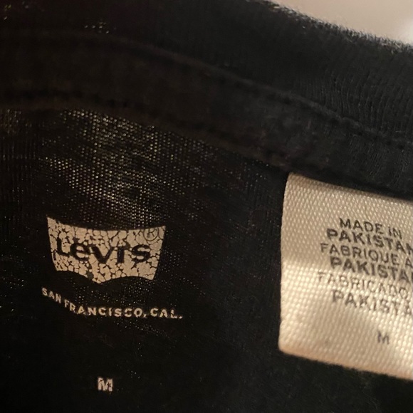 Levi’s shirt - Picture 2 of 3